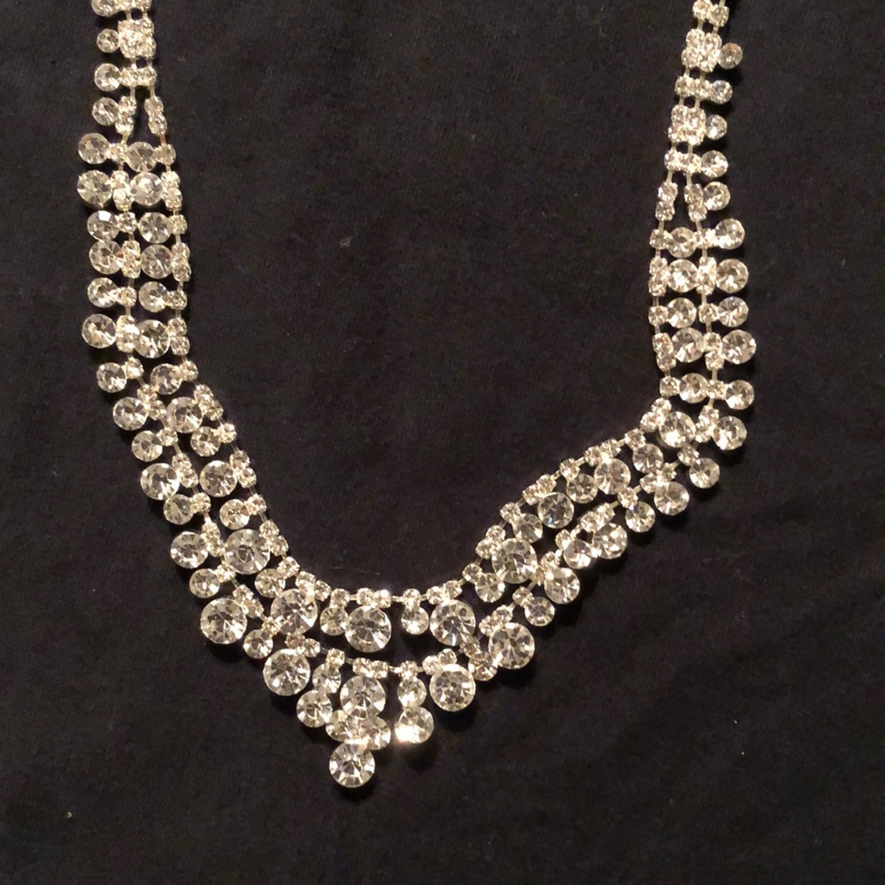 NWT Rhinestone Necklace - Picture 2 of 5